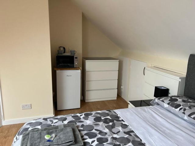 North West Guest House - London