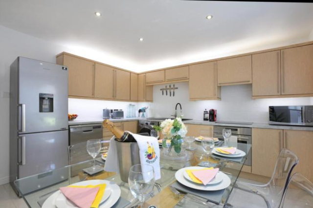 Spacious 4BR City Centre Apartment w/ Free Parking - 愛丁堡