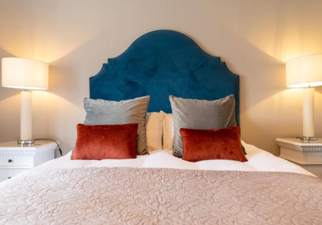 Edinburgh Castle Suite - The Edinburgh Address - Edinburgh