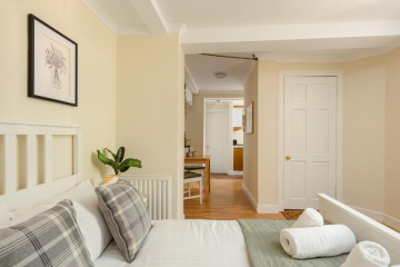 Cosy Dean Village Studio