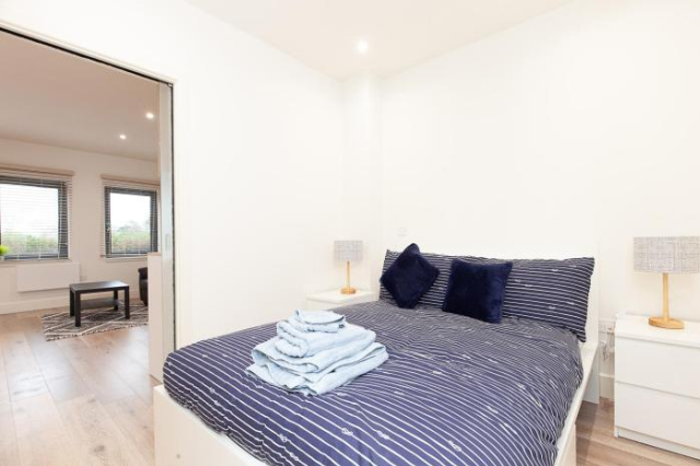 Heathrow Airport Luxury Apartment - Heathrow