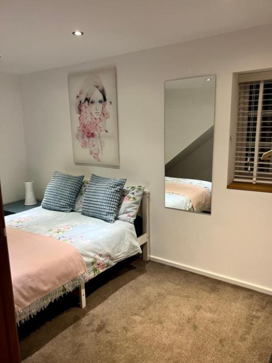 Gorgeous Cosy home 2 Miles from Heathrow Airport - Heathrow