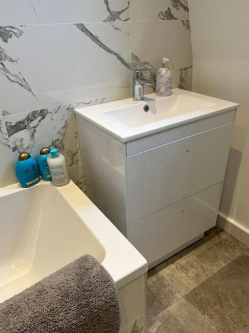 Richmond-On-Thames, London, Luxury Apartment With Balcony - Heathrow