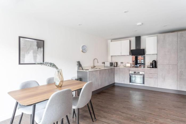 Modern, Spacious 2 Bedroom York Apartment - York