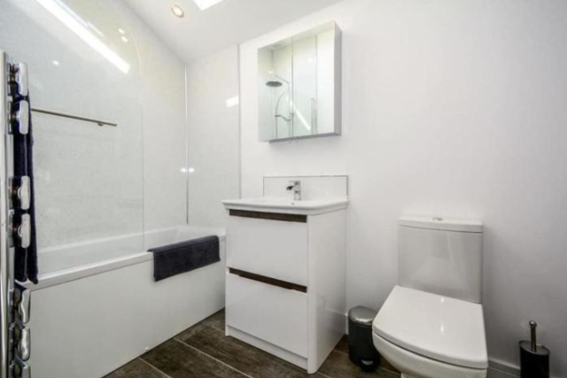 7 Blue Bridge Luxury Loft Apartment with Private Parking - York