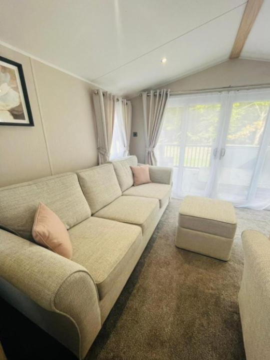 Joema Lodge with Hot Tub - York