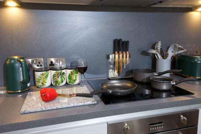 Deluxe 2 Bed 2 Bath Manchester City Centre Apartment - Manchester