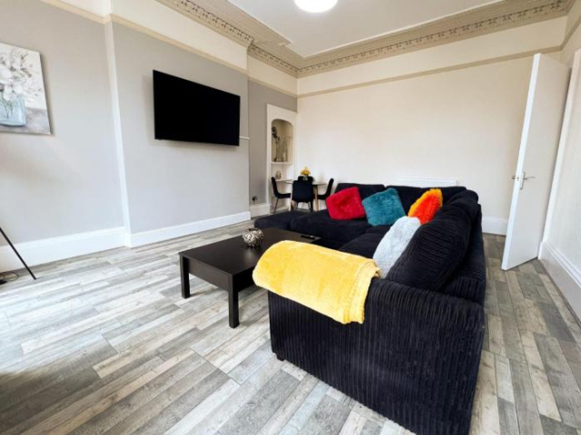 Premium 2BR Flat in the City Centre - Glasgow