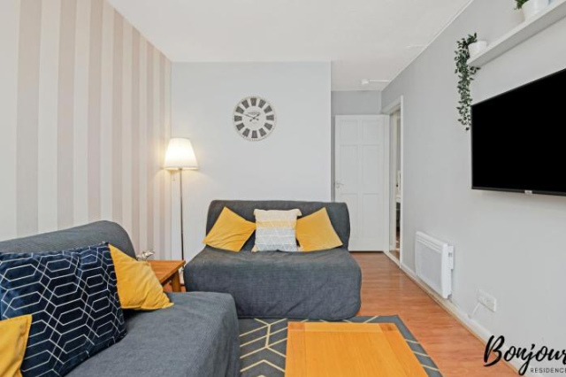 Rosier Suite - Finnieston-Free Parking,Private Entrance & Patio by Bonjour Residences Glasgow - Glasgow