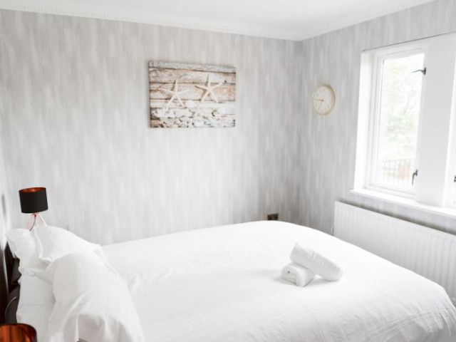 Pass the Keys Townhouse Overlooking the River Clyde, sleeps 10 - Glasgow