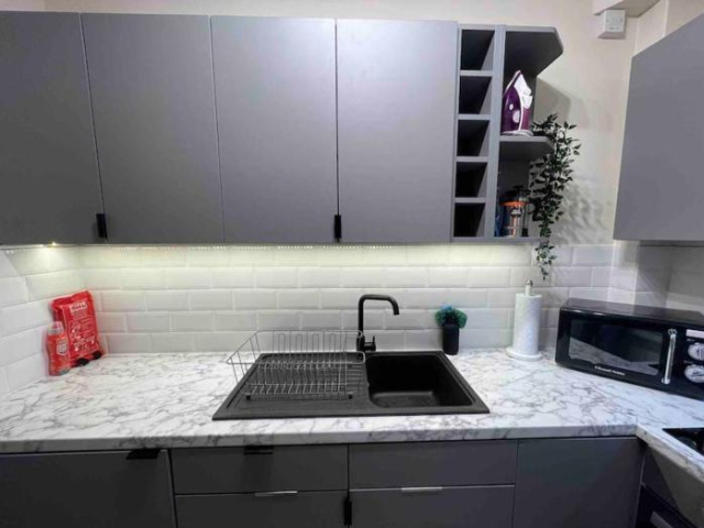 Newly refurbished, central apartment with permit parking - Bath