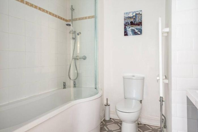 BRAND NEW LSITING!Wonderful One Bedroom Apartment - Bath