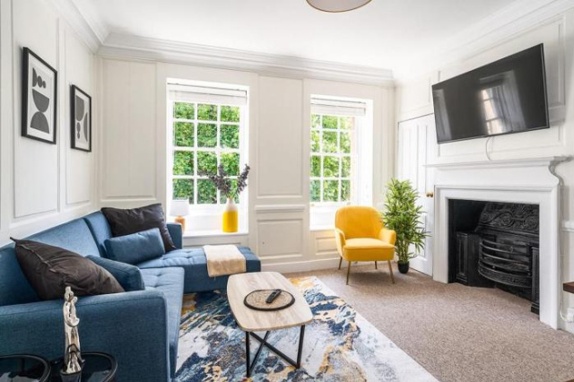 Stunning 3 Bedroom Period City Centre Apartment - Bath