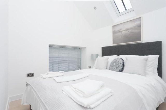 The Chapel 1 - Stylish 2 Bed 2 Bath Modern Home - Bath