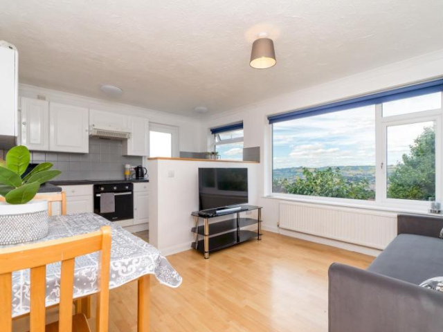 Pass the Keys One Bed Flat with Stunning Views and Free Parking - Bath
