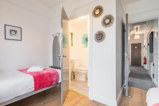 Private & Glamorous Studio Room 6 by Milton House - 劍橋