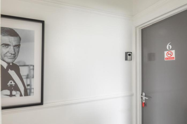 Private & Glamorous Studio Room 6 by Milton House - 劍橋