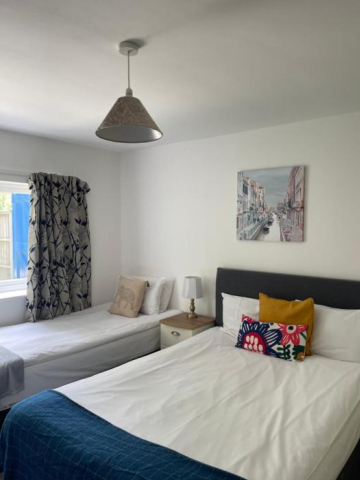 The Cambridge Suites - Tas Accommodations