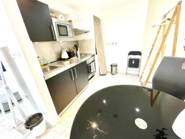 Studio Apartment near Cambridge By Koala & Tree Short Lets & Serviced Accommodation - Cambridge