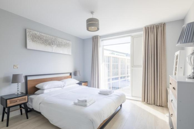 Modern 1 Bedroom Apartment Next to Train Station - Cambridge