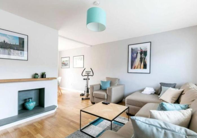 Spacious Modern Garden Family Home - Cambridge