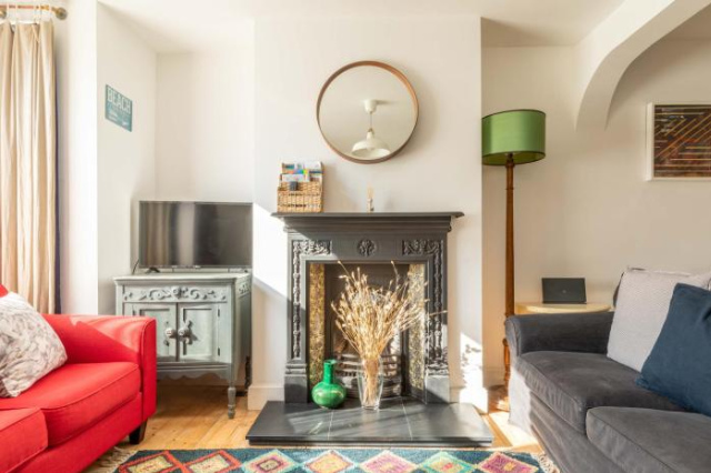 Painter Cottage by Whitstable Seaside - Kent