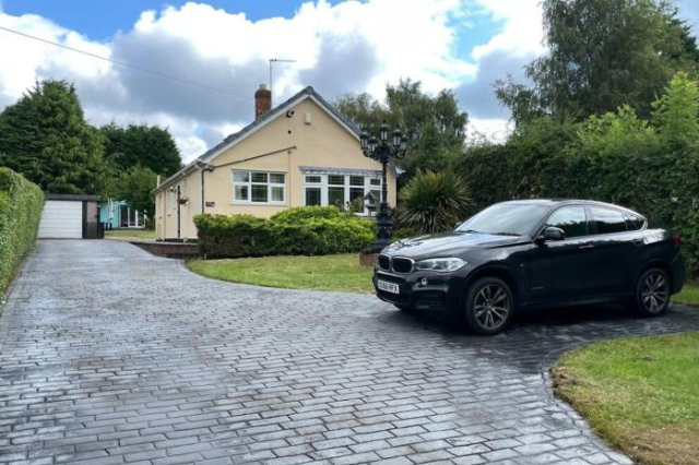 3 Bed Detached Bungalow with Big Garden - England