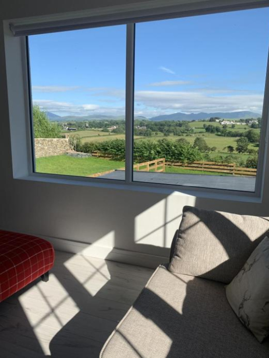 Luxury Cottage, views of the Lakes with Hot Tub - England