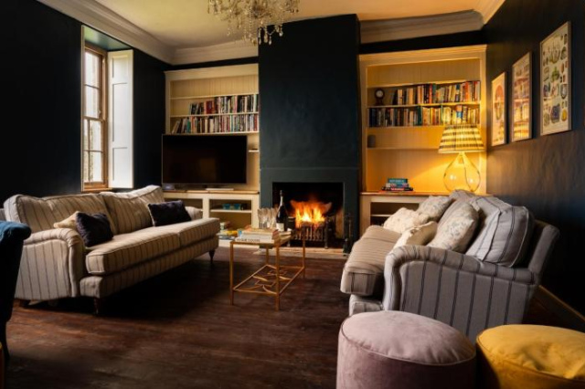 Topside House - Beautiful 7 bedroom house with hottub wifi and parking near Bath Wells Frome - Somerset