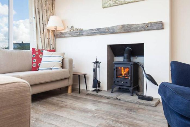 PEDWAR GWYNT-4 BED-SEA FRONT BUNGALOW-RAVENSPOINT ROAD - Anglesey