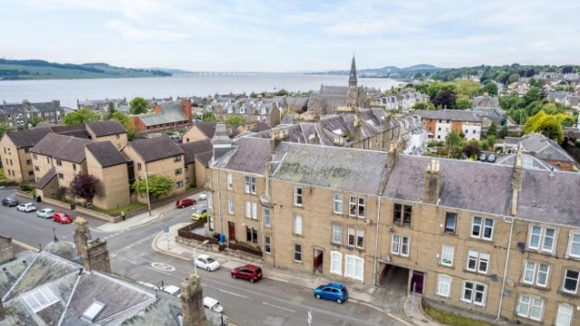 Lovely 2 Bedroom Central Victorian Flat - Angus