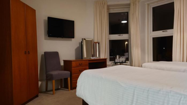 Corner Hotel - Angus
