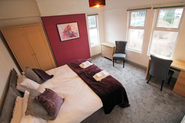 Large period Chester home right on the canal. - 切斯特