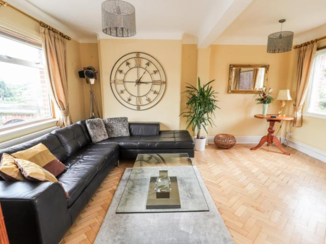 Dee Heights Penthouse - Chester