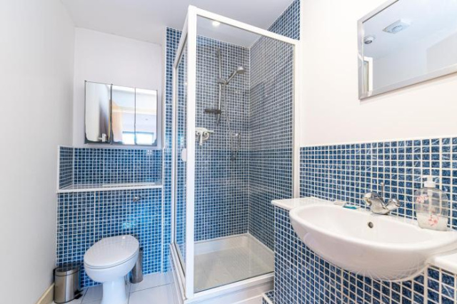 Residential Estates Two Bedroom Apartment - 切斯特
