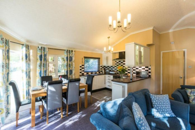Forest Pines Lodge - 鮑內斯溫德米爾