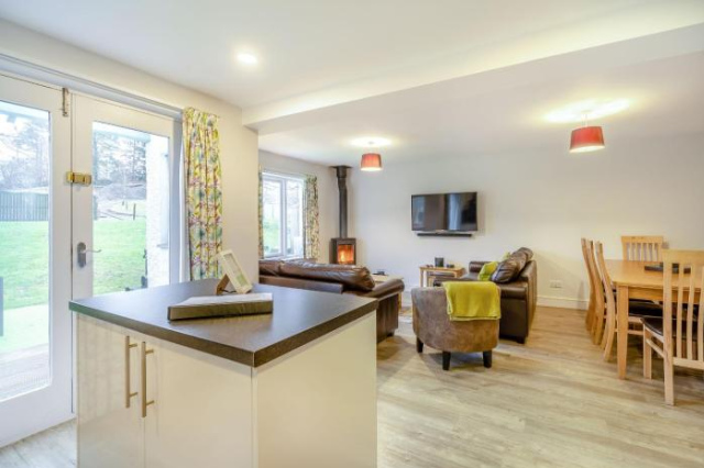 Yew - Woodland Cottages - Bowness-on-Windermere