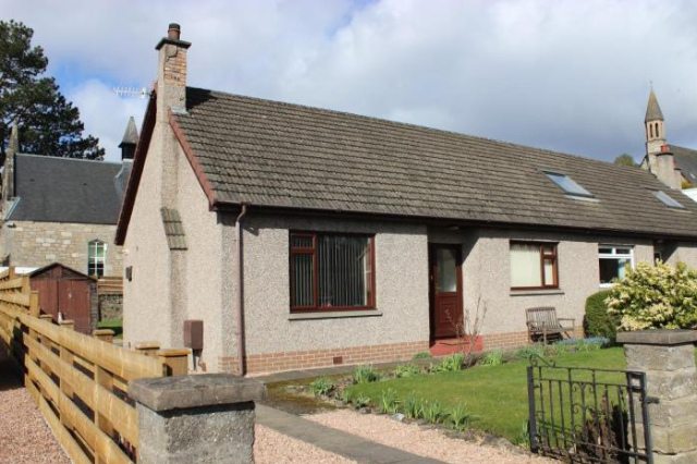 Newholme Self-Catering Bungalow - Pitlochry