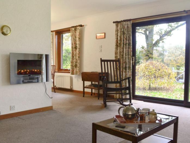 Kingfisher Country Cottage - Pitlochry