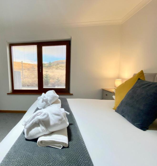 Highland Stays - Ben View Room & Jacuzzi Bath - Fort William