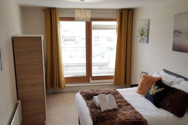 KCS Birmingham City Apartment with Balcony/Parking - Birmingham