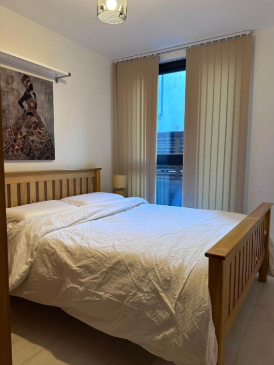 Two-bedroom Luxury Apartment with workspace, FREE PARKING & Balcony - Birmingham