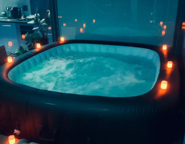 Luxury 9ine PENTHOUSE WITH GARDEN & JACUZZI - Birmingham