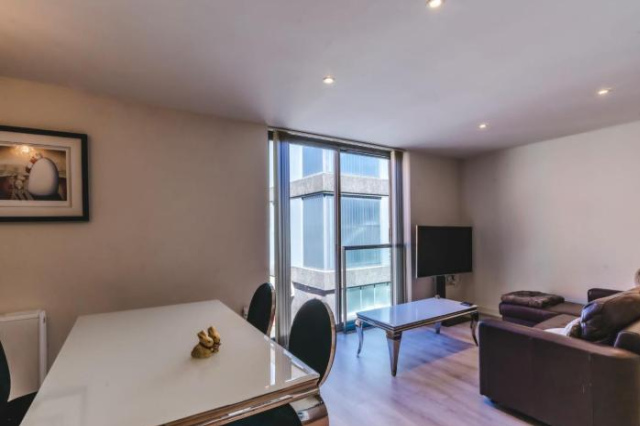 Home from home (Mailbox location and free parking) - Birmingham