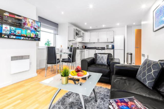 City Centre - 2 Bedroom - Secure Parking - Rated Exceptional - Birmingham
