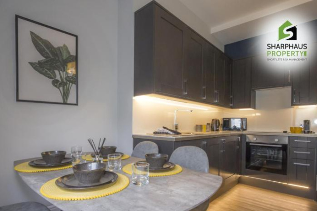 Luxury Hotel-Quality Stay in the Heart of Brighton By Sharphaus Short Lets & Serviced Accommodation - Brighton and Hove