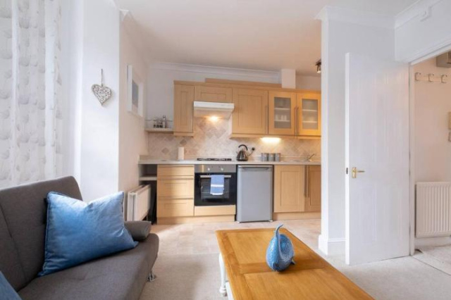 Cosy, bright apartment moments from the sea! - Brighton and Hove