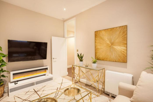 Beautifully decorated centrally located 2 bed flat - Brighton and Hove
