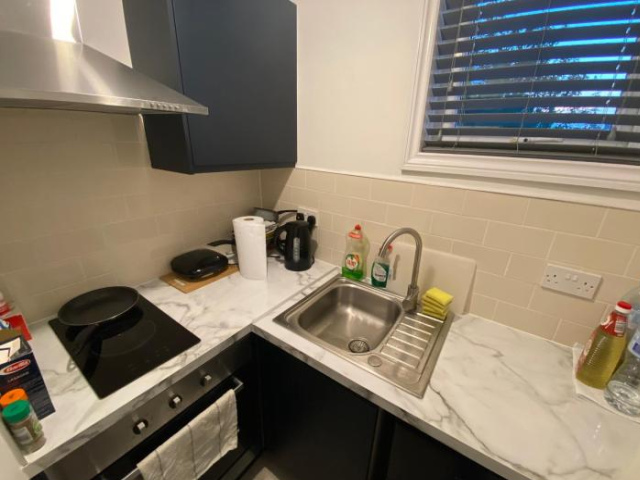 Small Single room walking distance to Hove Station - Brighton and Hove