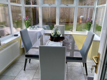 Holiday Home in Cardiff and it Sleeps 5 in a Great Area